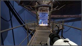 Kawałek dalej po lewej znajdziesz rurę z niebieskim napisem [1] - Rozdział 6 - Upadek (2) | Opis przejścia Portal 2 - Portal 2 - poradnik do gry