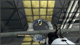 Gdy to zrobisz, wróć na metalowy chodnik [1], a następnie stań obok miejsca, gdzie lądują zepsute maszyny [2] - Rozdział 5 - Ucieczka (1) | Opis przejścia Portal 2 - Portal 2 - poradnik do gry