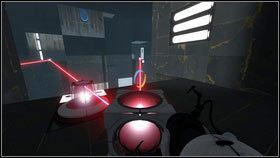 Razem z kostką wylądujesz na półce, w kierunku której skierowałeś wcześniej laser [1] - Rozdział 4 - Niespodzianka (1) | Opis przejścia Portal 2 - Portal 2 - poradnik do gry