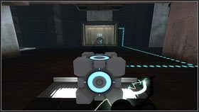 Idąc w prawo, dojdziesz do dziury w chodniku, w której zobaczysz cztery wieżyczki oraz skrzynkę [1] - Rozdział 3 - Powrót (4) | Opis przejścia Portal 2 - Portal 2 - poradnik do gry