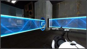 Gdy wejdziesz do pomieszczenia, stwórz pomarańczowy portal na końcu świetlistej bariery [1], a niebieski obok robota po lewej [2] - Rozdział 3 - Powrót (4) | Opis przejścia Portal 2 - Portal 2 - poradnik do gry