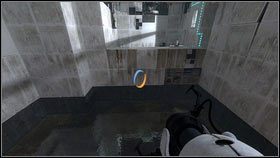 Postaw teraz pudło tuż obok siebie [1], a następnie umieść pomarańczowy otwór na ścianie po lewej [2] - Rozdział 3 - Powrót (2) | Opis przejścia Portal 2 - Portal 2 - poradnik do gry