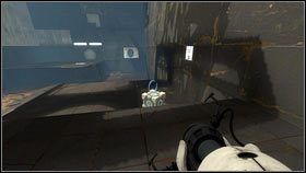 Gdy wejdziesz do środka, obróć się w lewo i stwórz portal na białej platformie [1] - Rozdział 1 - Komunikat (3) | Opis przejścia Portal 2 - Portal 2 - poradnik do gry