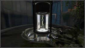 Z lewej strony będzie kolejna bariera [1], a za nią następna winda [2] - Rozdział 1 - Komunikat (1) | Opis przejścia Portal 2 - Portal 2 - poradnik do gry