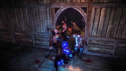 Nim opuścisz rezydencję będziesz musiał stawić czoła sporej ilości strażnikom - Śmierć zdrajcy! | Akt 1 - zadania główne w Wiedźmin 2 Zabójcy Królów - Wiedźmin 2: Zabójcy Królów - poradnik do gry