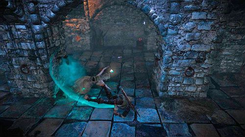 Gdy tylko zeskoczysz na dół pojawią się kolejne dwa upiory (M10, 8) - tutaj walka nie różni się od tej wcześniejszej, drobną różnicą jest nieco mniejsze pomieszczenie, w którym się poruszasz, co trochę minimalizuje możliwości uników - W szponach szaleństwa (kroki 1 - 5) | Akt 1 - zadania poboczne w Wiedźmin 2 - Wiedźmin 2: Zabójcy Królów - poradnik do gry