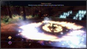 Po krótkiej cut-scene przebieramy się za błazna [1], a następnie wybieramy opcję Połaskocz - Wioska Brightwall | Zadania poboczne Fable 3 - Fable III - poradnik do gry