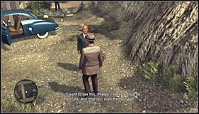 Zignoruj chwilowo siedzącą w ambulansie June Ballard i odszukaj pilnowaną przez jednego z funkcjonariuszy ścieżkę, która prowadzi na dół #1 - Case 7 - A Fallen Idol (1) | Główne śledztwa w LA Noire - L.A. Noire - poradnik do gry