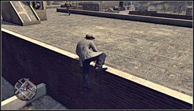 Ponownie skręć w prawo i skieruj się prosto, wspinając się po chwili na wyższą partię dachu #1 - Case 8 - The Red Lipstick Murder (3) | Główne śledztwa w LA Noire - L.A. Noire - poradnik do gry