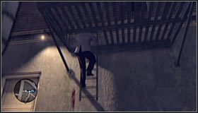 Zbadaj teraz ścianę prawego budynku #1, dzięki czemu zauważysz bardzo wyraźnie pozostawione ślady, sugerujące konieczność skorzystania z tutejszej klatki schodowej - Case 10 - The Silk Stocking Murder (1) | Główne śledztwa w LA Noire - L.A. Noire - poradnik do gry