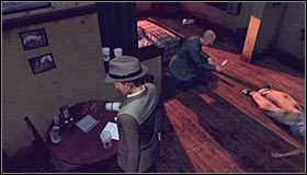 Nie odkładaj jeszcze opakowania, tylko wciśnij przycisk A w celu zbadania jego spodu #1 - Case 14 - The Black Caesar (1) | Główne śledztwa w LA Noire - L.A. Noire - poradnik do gry
