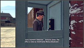 Pozostań w okolicach badanej niedawno budki i skorzystaj ze znajdującego się w tym miejscu telefonu #1 - Case 14 - The Black Caesar (2) | Główne śledztwa w LA Noire - L.A. Noire - poradnik do gry