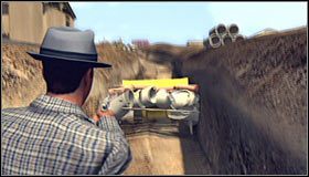 Przez mijane po drodze przeszkody Jack automatycznie będzie przeskakiwał #1, ale nie licz, że Twoja rola ograniczy się do konieczności pozostawania w ruchu - Case 19 - House of Sticks (1) | Główne śledztwa w LA Noire - L.A. Noire - poradnik do gry