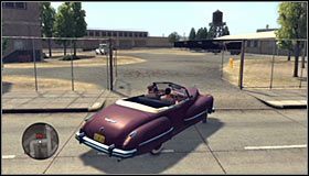 Już wkrótce zmuszony zostaniesz do wykonania dwóch skrętów w prawo #1 oraz jednego w lewo #2, który zaowocuje dotarciem do kolejnej części zajezdni kolejowej - Fatal Plunge | Przestępstwa w LA Noire - L.A. Noire - poradnik do gry