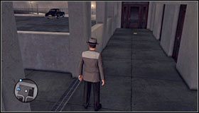 Odszukaj w oznaczonym punkcie parking #1 i wybierz wąską ścieżkę znajdującą się na prawo od budki strażnika - Taśmy - Mapa 4 | Taśmy filmowe w LA Noire - L.A. Noire - poradnik do gry