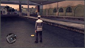 Wjedź do dużego budynku #1, wybierając środkowy tunel - Taśmy - Mapa 4 | Taśmy filmowe w LA Noire - L.A. Noire - poradnik do gry