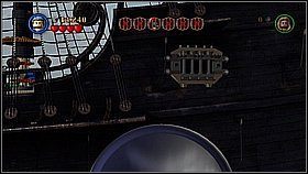 Na pokładzie przenosimy armatę do ostatniego gniazda strzeleckiego - Czarna Perła atakuje - opis przejścia | Klątwa Czarnej Perły - LEGO Piraci z Karaibów - poradnik do gry