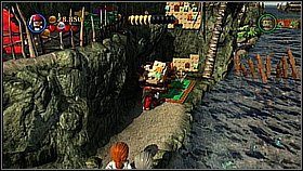 Przenosimy po mostku skrzynię, która znajduje się na prawym brzegu za drzewem - Pelegosto - opis przejścia | Skrzynia umarlaka | LEGO Piraci z Karaibów - LEGO Piraci z Karaibów - poradnik do gry