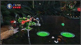 Gdy trafimy na drugą przeszkodę strzelamy do trzech celów na wodzie - Dotyk przeznaczenia - opis przejścia | Skrzynia umarlaka - LEGO Piraci z Karaibów - poradnik do gry