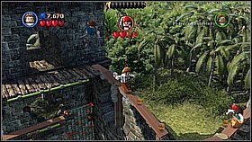 Wracamy do wnętrzna wieży i ponownie rzucamy toporkiem Willa w cel - Isla Cruces - opis przejścia | Skrzynia umarlaka | LEGO Piraci z Karaibów - LEGO Piraci z Karaibów - poradnik do gry