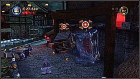 Butelka 9 - Za pierwszym rozwijanym mostem skręcamy w lewo i biegniemy do końca - Singapur - butelki | Na krańcu świata | LEGO Piraci z Karaibów - LEGO Piraci z Karaibów - poradnik do gry