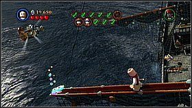 Butelka 5 - Na najniższym pokładzie korzystamy z kompasu Jacka, aby odkryć czerwono-czarne pudło - Skrzynia Davyego Jonesa - butelki | Na krańcu świata | LEGO Piraci z Karaibów - LEGO Piraci z Karaibów - poradnik do gry