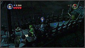 Butelka 3 - Na początku wspinamy się na górę statku i wysadzamy srebrne klocki (Marty) - Wybór Norringtona - butelki | Na krańcu świata | LEGO Piraci z Karaibów - LEGO Piraci z Karaibów - poradnik do gry