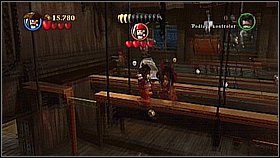 Wjeżdżamy windą na górę [1] i ponownie pojedynkujemy się z podróbką - Serce Londynu - opis przejścia | Na nieznanych wodach | LEGO Piraci z Karaibów - LEGO Piraci z Karaibów - poradnik do gry