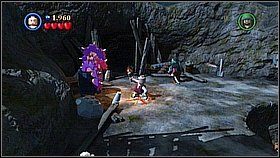 Butelka 1 - Na początku wysadzamy srebrne elementy przed jaskinią (np - Zatoka Whitecap - butelki | Na nieznanych wodach | LEGO Piraci z Karaibów - LEGO Piraci z Karaibów - poradnik do gry