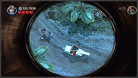 Uderzamy w skrzynię, która wysunie się spod łóżka i kładziemy ją na zielone pole - Hiszpańskie dziedzictwo - opis przejścia | Na nieznanych wodach - LEGO Piraci z Karaibów - poradnik do gry