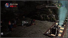 Teraz przechodzimy na lewą stronę lokacji i szukamy kompasem drugiej statuetki - Źródło wiecznej młodości - opis przejścia | Na nieznanych wodach - LEGO Piraci z Karaibów - poradnik do gry