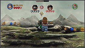 Unikamy pocisków Czarnobrodego i czekamy aż zeskoczy, aby walczyć - Źródło wiecznej młodości - opis przejścia | Na nieznanych wodach - LEGO Piraci z Karaibów - poradnik do gry