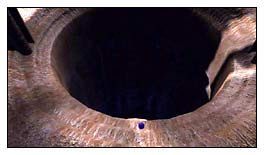 Podszedłem następnie do wielkiego dzbana, ustawiłem z prawej strony mój i przelałem do niego jedną porcję oleju - Poszukiwania Nieznanego cz.2 | Schizm Prawdziwe Wyzwanie - Schizm: Prawdziwe Wyzwanie - poradnik do gry