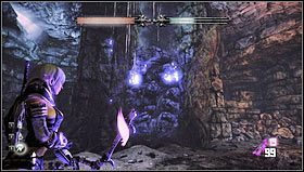 Po zwycięskim starciu podnosimy kulę [1] ze zwłok dużego szkieletu oraz podpalmy strzały niebieskim płomieniem, tak przygotowani wracamy do gadającej głowy i podpalamy jej oczy [2] - Rozdział 1- Miasto Dyfed (sekcje 1.3-1.6) | Opis przejścia Hunted Kuźnia Demona - Hunted: Kuźnia Demona - poradnik do gry