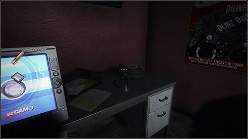 Teraz udaj się na piętro do Champagne Room, gdzie czeka na Ciebie striptizerka, która obiecała Ci taniec w zamian za dostarczenie trzech przedmiotów - 10. Duke Nukems Titty City | Kampania w Duke Nukem Forever - Duke Nukem Forever - poradnik do gry