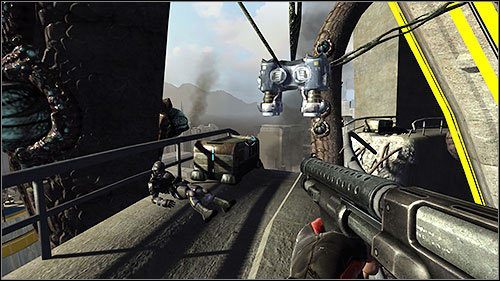 Gdy już go zestrzelisz w pewnym momencie dojdzie do sekwencji w której jeden z obcych postanowi zabrać Cię na lot próbny do Duke Burgera - 11. Crash Course | Kampania w Duke Nukem Forever - Duke Nukem Forever - poradnik do gry