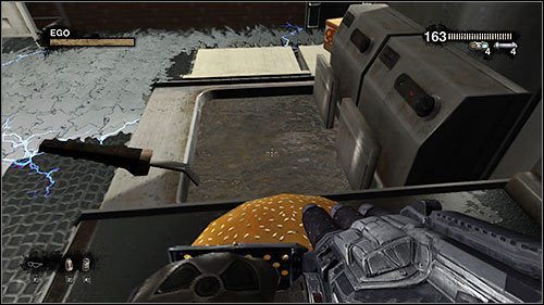 Po wyłączeniu zasilania, uratowana pracownica otworzy Ci drzwi na zaplecze, gdzie znajdziesz kolejny przewód wentylacyjny, którym dostaniesz się do kolejnego etapu - 12.2. Duke Burger (2) | Kampania w Duke Nukem Forever - Duke Nukem Forever - poradnik do gry