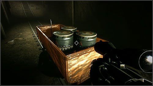 Po twardym lądowaniu zabierz paliwo i szykuj się do walki z Octababies i Pregnatorami, które po chwili wypełnią grotę w której się znajdujesz - 15.2. Highway Battle (2) | Kampania w Duke Nukem Forever - Duke Nukem Forever - poradnik do gry