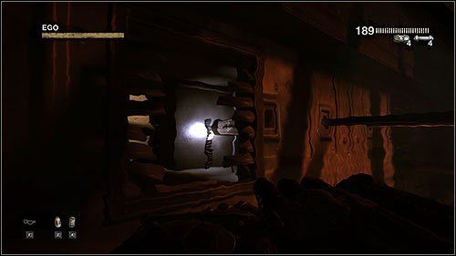 Po wyjściu z niego, wespnij się na najwyższą półkę w pokoju w którym się znajdujesz - 17.2. The Shrunk Machine (2) | Kampania w Duke Nukem Forever - Duke Nukem Forever - poradnik do gry