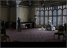 Wejdź do budynku i skieruj się w prawo - do herbaciarni (drzwi po prawej przy schodach) - Rozliczenia z ekipą budowlaną | Rozdział 3 | Black Mirror III - Black Mirror III - poradnik do gry