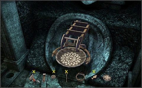 Na bazie tej wiedzy ulokuj (przeciągając je) w naczyniu 4 przedmioty typowe dla przeciętnych przedstawicieli społeczeństwa, czyli grot strzały myśliwego, miskę żebraka, laskę księdza i ozdobę w kształcie rybki zrobioną przez rzemieślnika - Naczynie ofiarne | Rozdział 6 | Black Mirror III - Black Mirror III - poradnik do gry