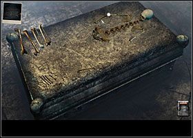 W dalszej kolejności weź lewą (podwójną) kość przedramienia (8), obróć ją (2xPPM) do prawidłowego położenia (ciemniejsze złączenie obu kości powinno znajdować się u góry, a dłuższa z nich - na zewnątrz) i przyczep do dolnego końca lewej kości ramienia - Układanie szkieletu | Rozdział 6 | Black Mirror III - Black Mirror III - poradnik do gry