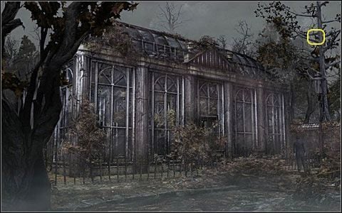 Hol w zamku Black Mirror - rysunek ten można odblokować w rozdziale trzecim (ewentualnie w następnych, warunkiem jest, by stało się to za dnia), klikając na kruka siedzącego na drzewie rosnącym z prawej strony szklarni (za murkiem) - Zdjęcia (01-10) | Dodatki | Black Mirror III - Black Mirror III - poradnik do gry