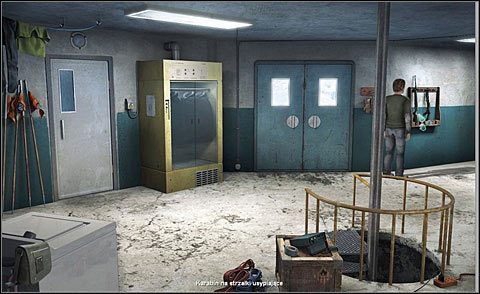 Wyjdź z laboratorium i ze stojaka na broń (na ścianie po prawej) zdejmij karabin na strzałki usypiające - Zgromadź sprzęt do badania niedźwiedzi | Dzień 1 | Alpha Polaris - Alpha Polaris - opis przejścia - poradnik do gry