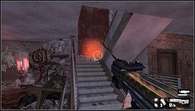 Przedzierając się przez kolejne pomieszczenia zostaniemy kilkakrotnie zaatakowani przez kultystów udających zwłoki - Poziom 04- Przedmieścia | Opis przejścia | FEAR 3 - F.3.A.R. - poradnik do gry