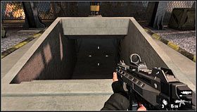 Naszym zadaniem jest zniszczenie transformatorów [1], z których czerpie w danym momencie nasz przeciwnik - Poziom 04- Przedmieścia | Opis przejścia | FEAR 3 - F.3.A.R. - poradnik do gry