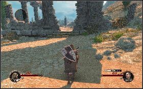 Wyjdź przez bramę z tyłu domu i skieruj się na otwarty plac z lewej, gdzie znajdziesz drugą kamienną tablicę [1] - Misja 1 - Cypr (2) | Opis przejścia The First Templar - The First Templar - poradnik do gry