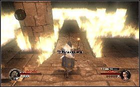 Trafisz do pomieszczenia z kilkoma ruchomymi pułapkami [1], chociaż wygląda to nieprzyjemnie to wystarczy poczekać na dogodny moment i przebiec przez sam środek sali - Misja 15 - Świątynia Dziewięciu (2) | Opis przejścia The First Templar - The First Templar - poradnik do gry