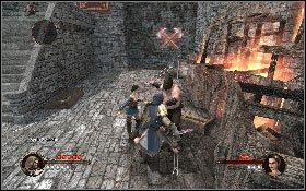 Kolejnym krokiem jest jednoczesne przestawienie dwóch dźwigni znajdujących się po obu stronach schodów [1] głównego wejścia - Misja 18 - Dziedziniec zamkowy (1) | Opis przejścia The First Templar - The First Templar - poradnik do gry