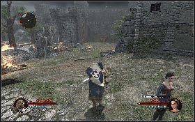 Idź dalej tą ścieżką, a po chwili trafisz na skrzynię #120 [1] stojącą przy narożniku budynku - Misja 18 - Dziedziniec zamkowy (2) | Opis przejścia The First Templar - The First Templar - poradnik do gry